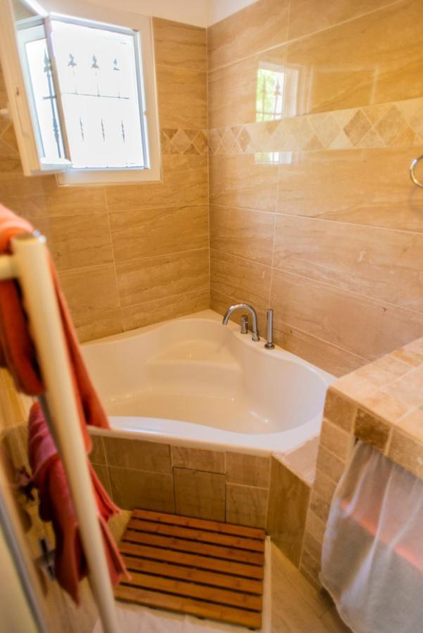 Roquevaire Les Manaux En Provence Bed & Breakfast エクステリア 写真
